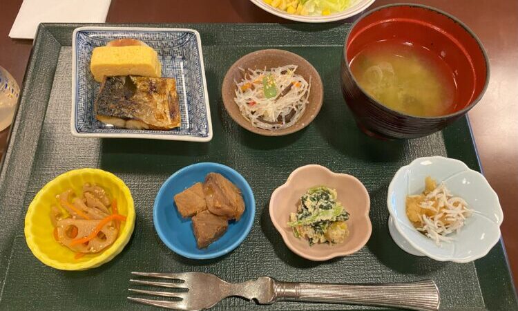 水明館の朝食バイキング